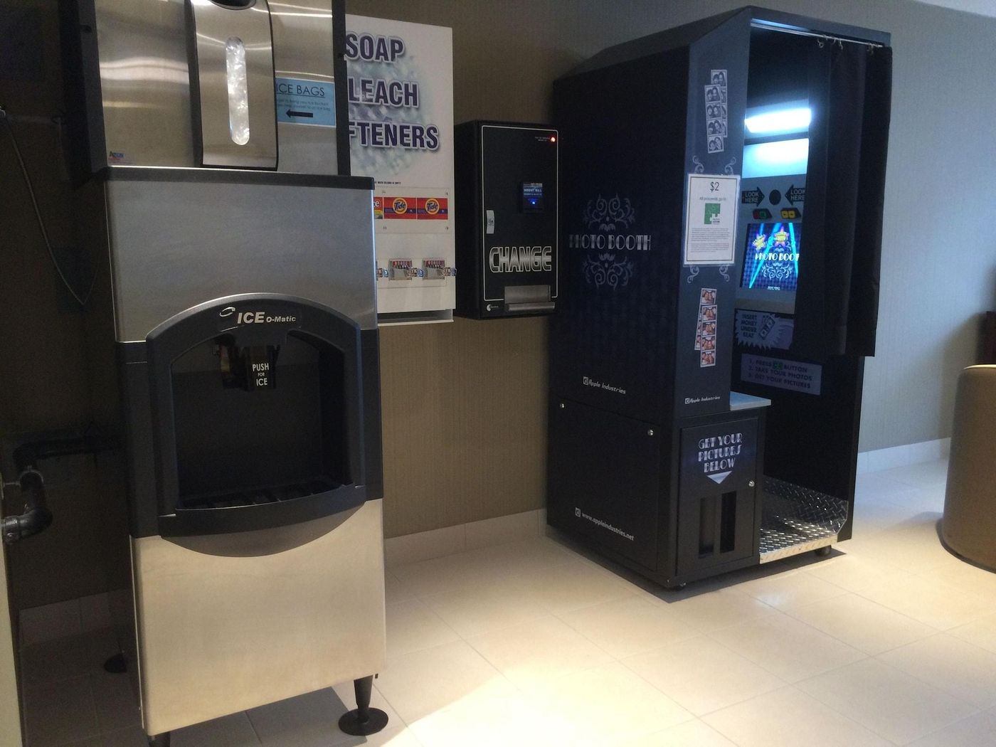 Century-Plaza-Hotel---Spa-Vancouver-General-view-22