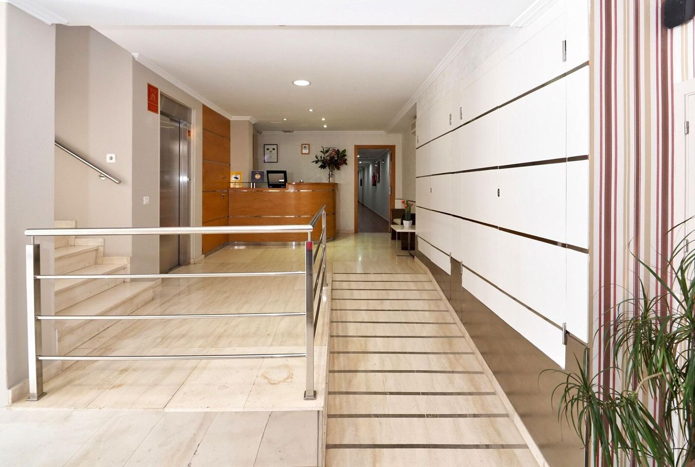 Dabarca Hotel Apartamentos-Spain-PONTEVEDRA-Lobby-9