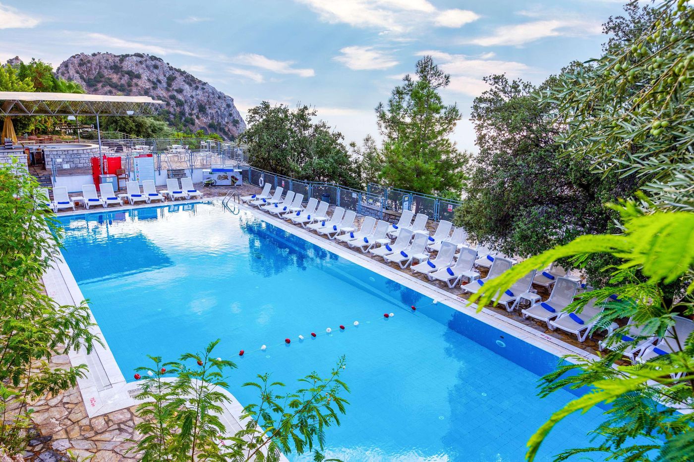 Loryma-Resort-Hotel-Pool-9