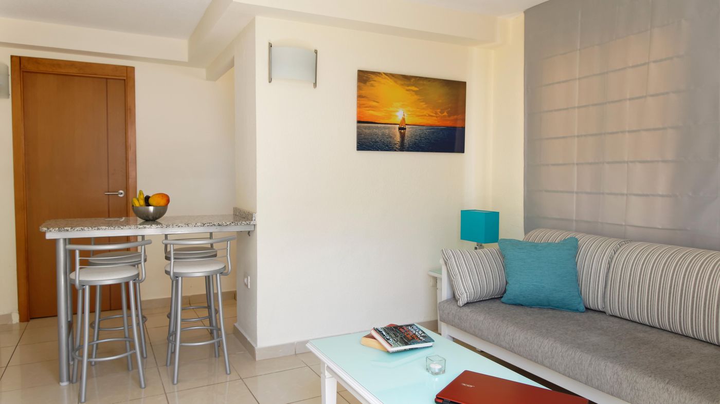 Apartamentos-Cocoteros-Room-22