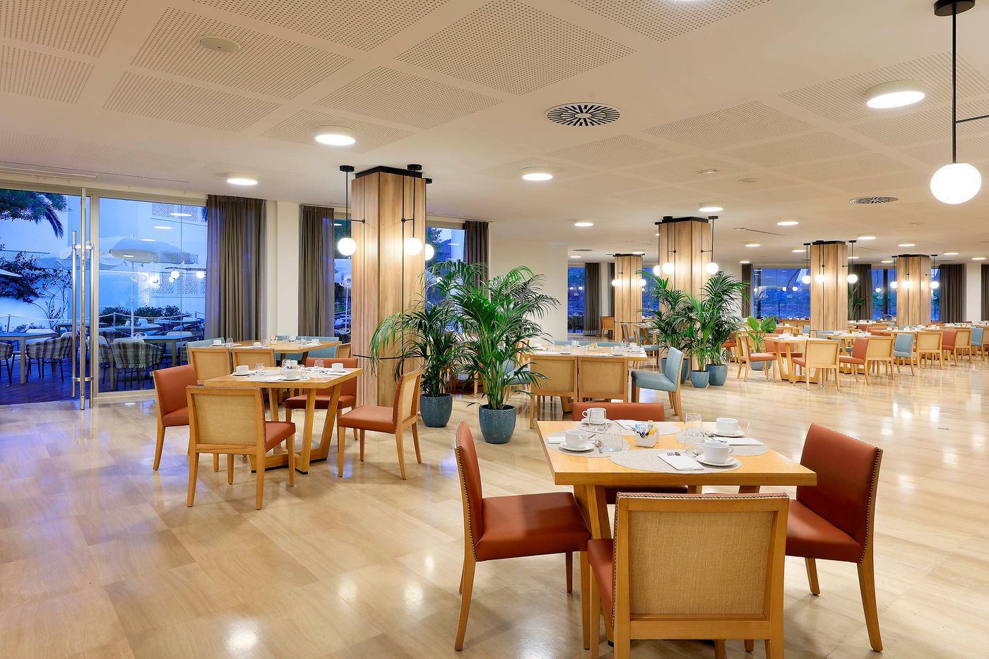 Grand-Palladium-Palace-Ibiza-Resort---Spa-Restaurant-51