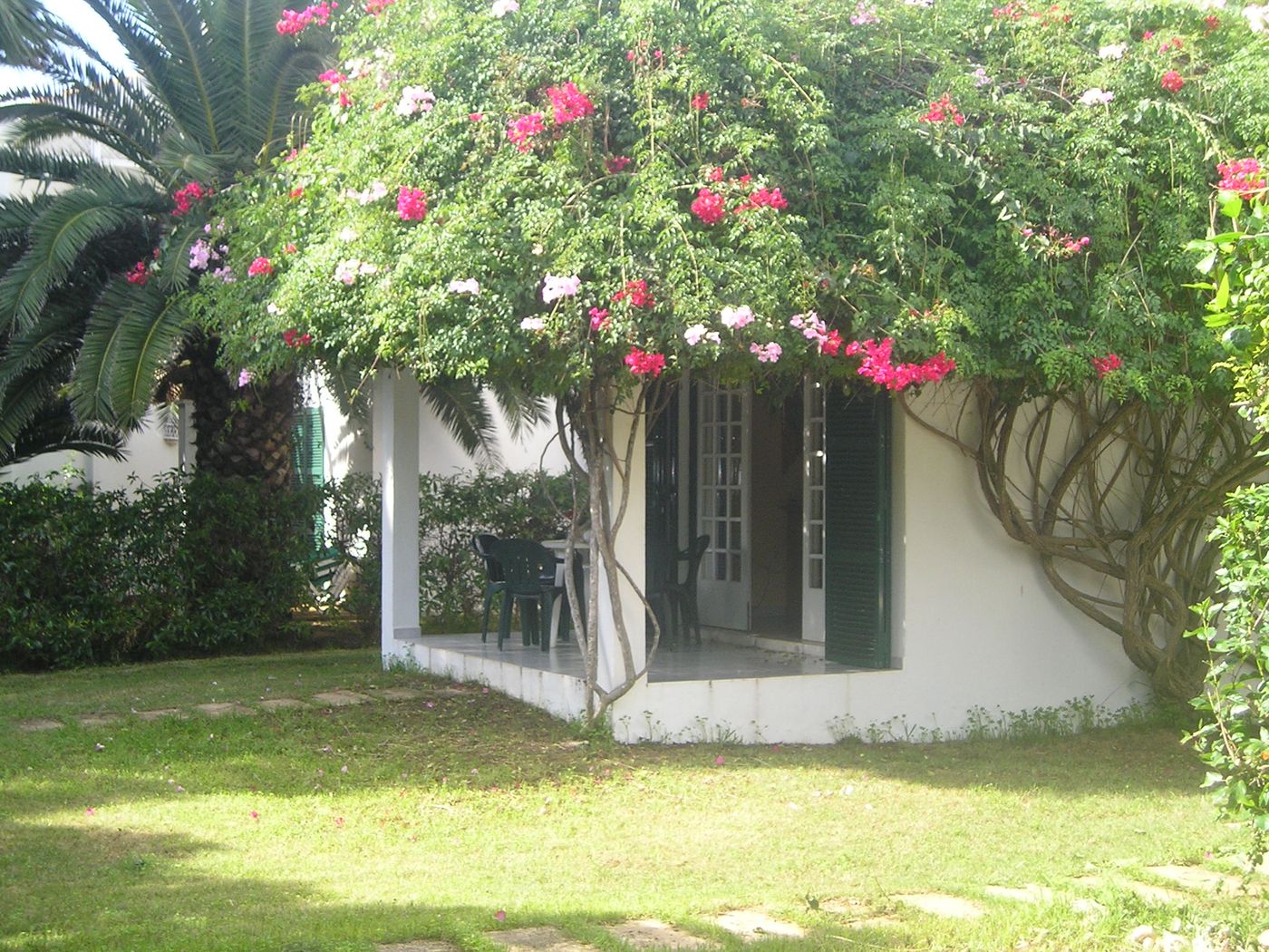 Las-Brisas-I---II-Terrace-20