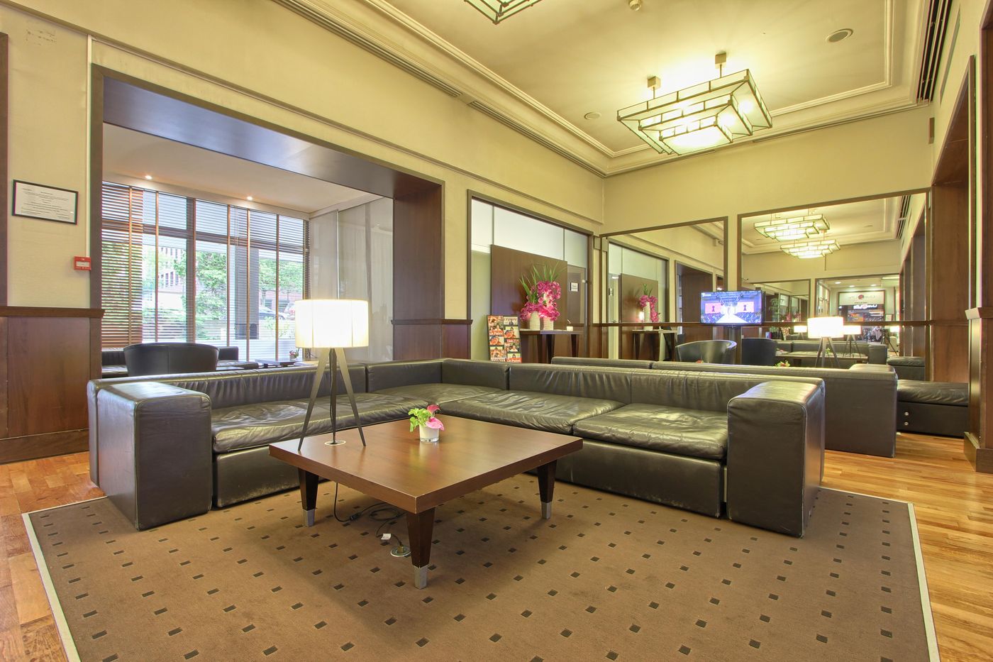 Mercure-Paris-Velizy-Lobby-11