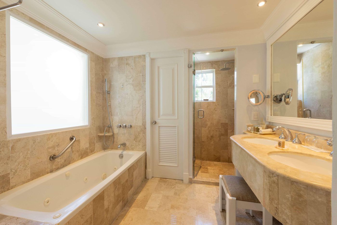 Royal-Hideaway-Playacar-All-Inclusive-Room-48