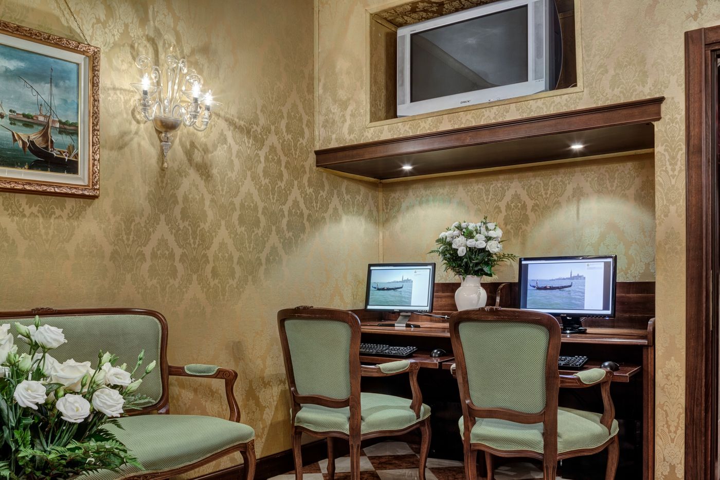 Antica-Locanda-Al-Gambero-Lobby-5