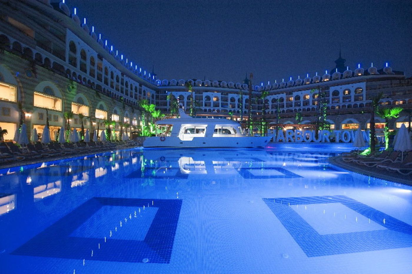 Crystal-Sunset-Luxury-Resort-and-Spa-Pool-11