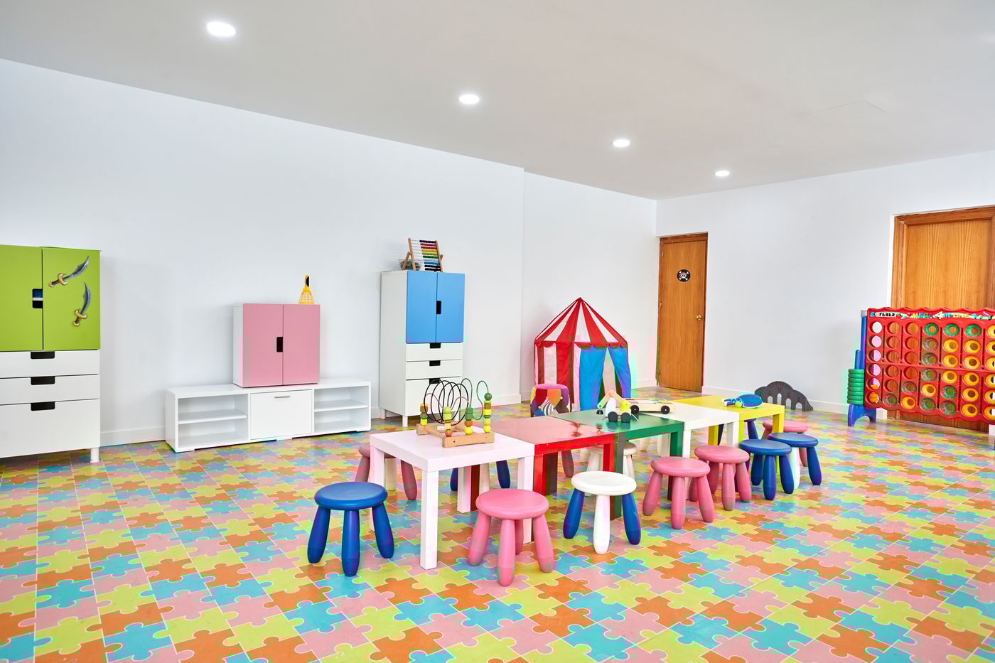 Ibersol-Torremolinos-Beach-Sports-and-Entertainment-51