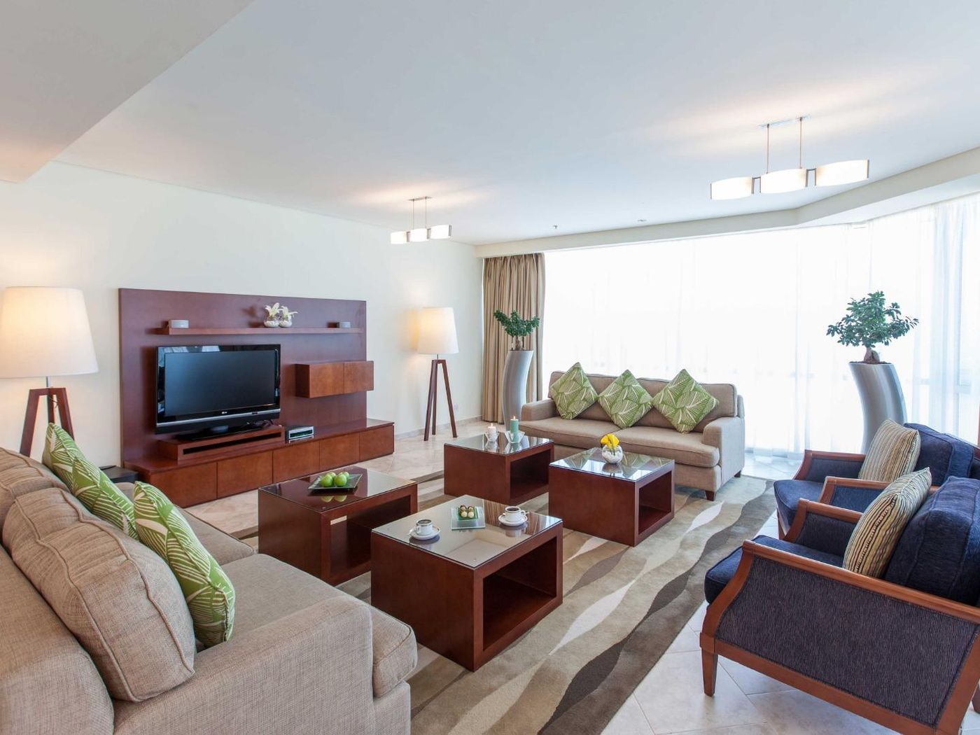 Oasis-Beach-Tower-Serviced-Room-18