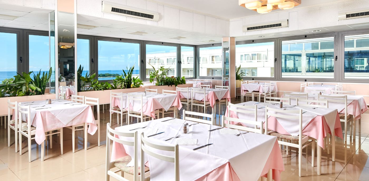 Hotel-Delfin-Restaurant-25