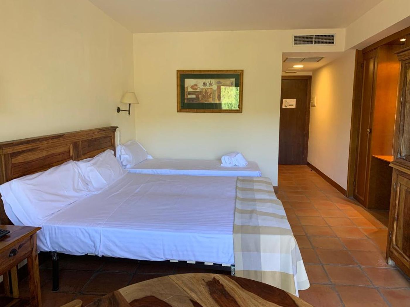 La-Figuerola--Resort---SPA-Room-15