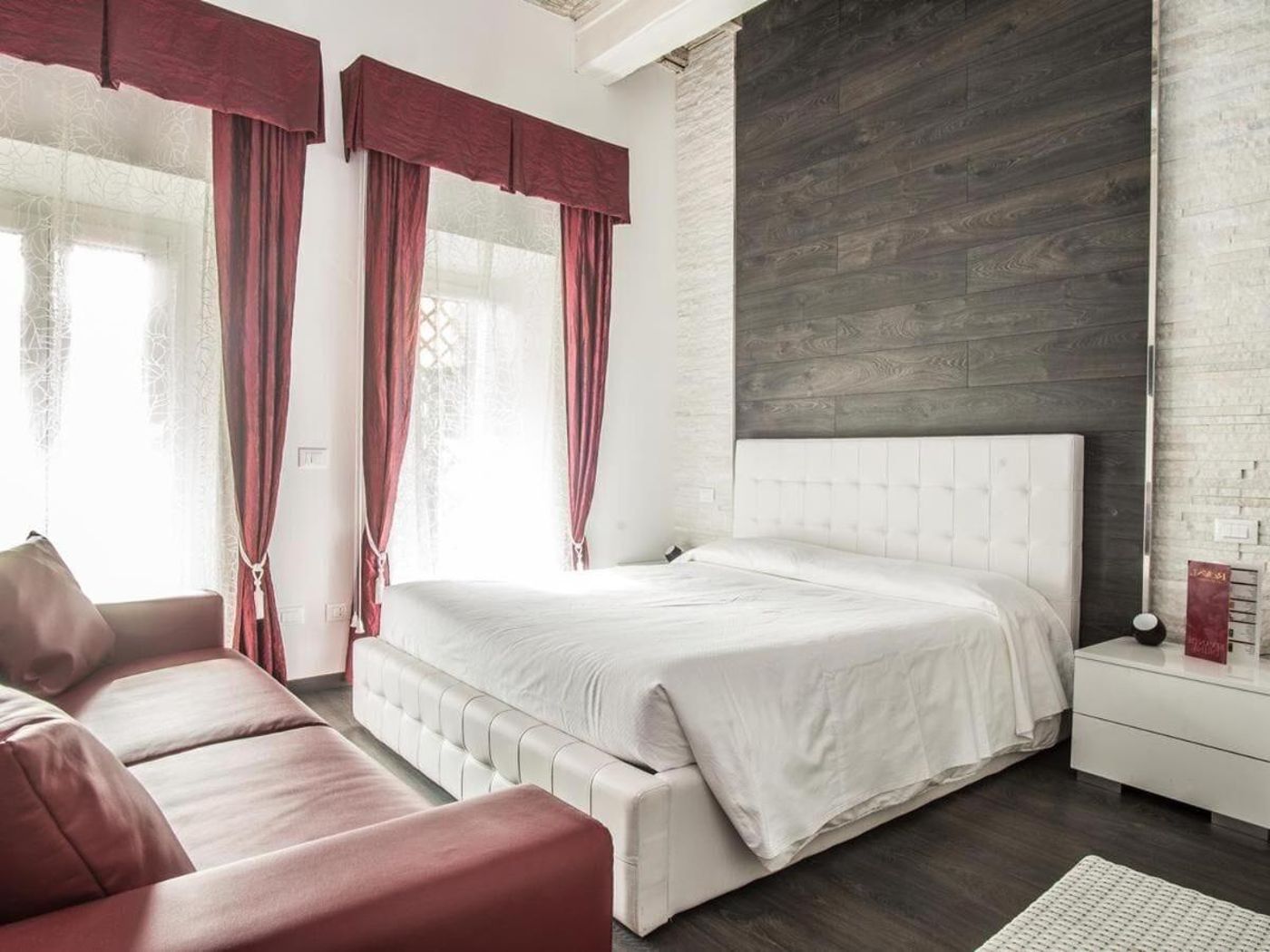 Royal-Rooms-Colosseo-Room-7