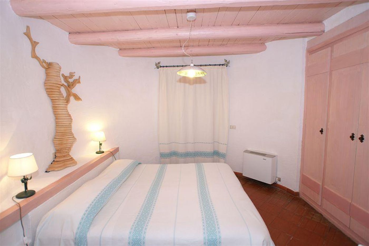 Baia-Caddinas-General-view-9