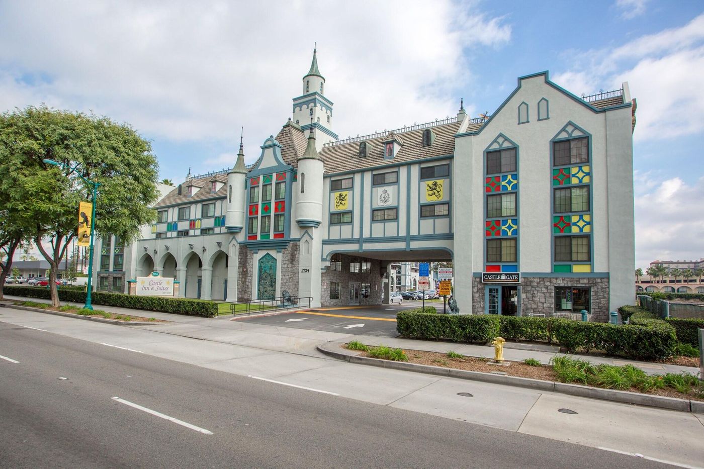 Castle-Inn-and-Suites-General-view-1