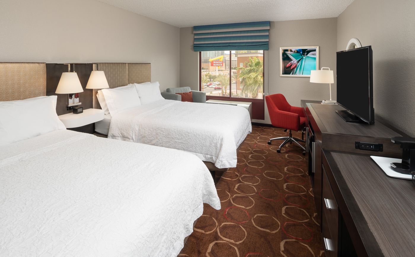 Hampton-Inn-Tropicana-Room-8