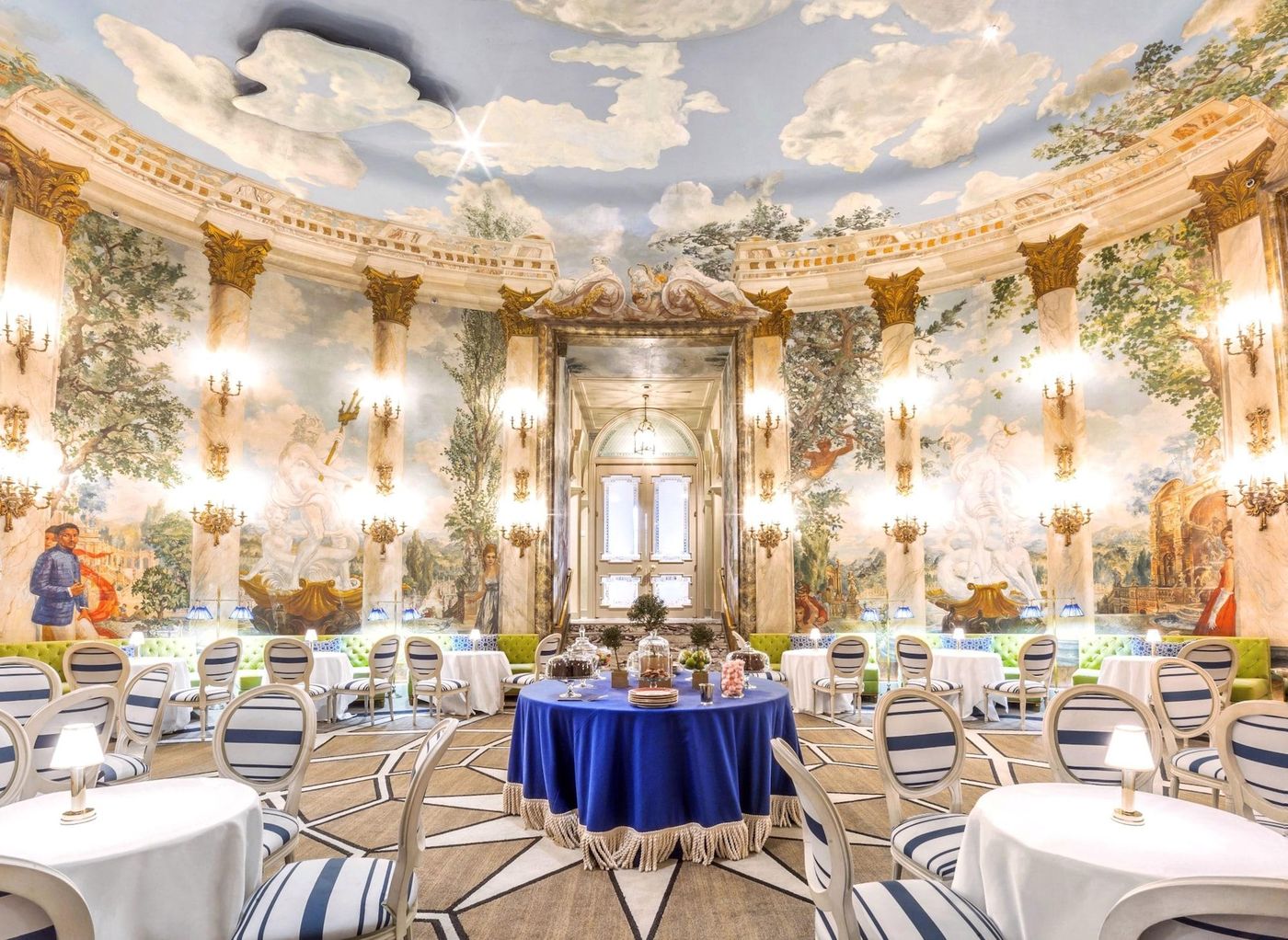 The-Pierre--A-Taj-Hotel-Lobby-63