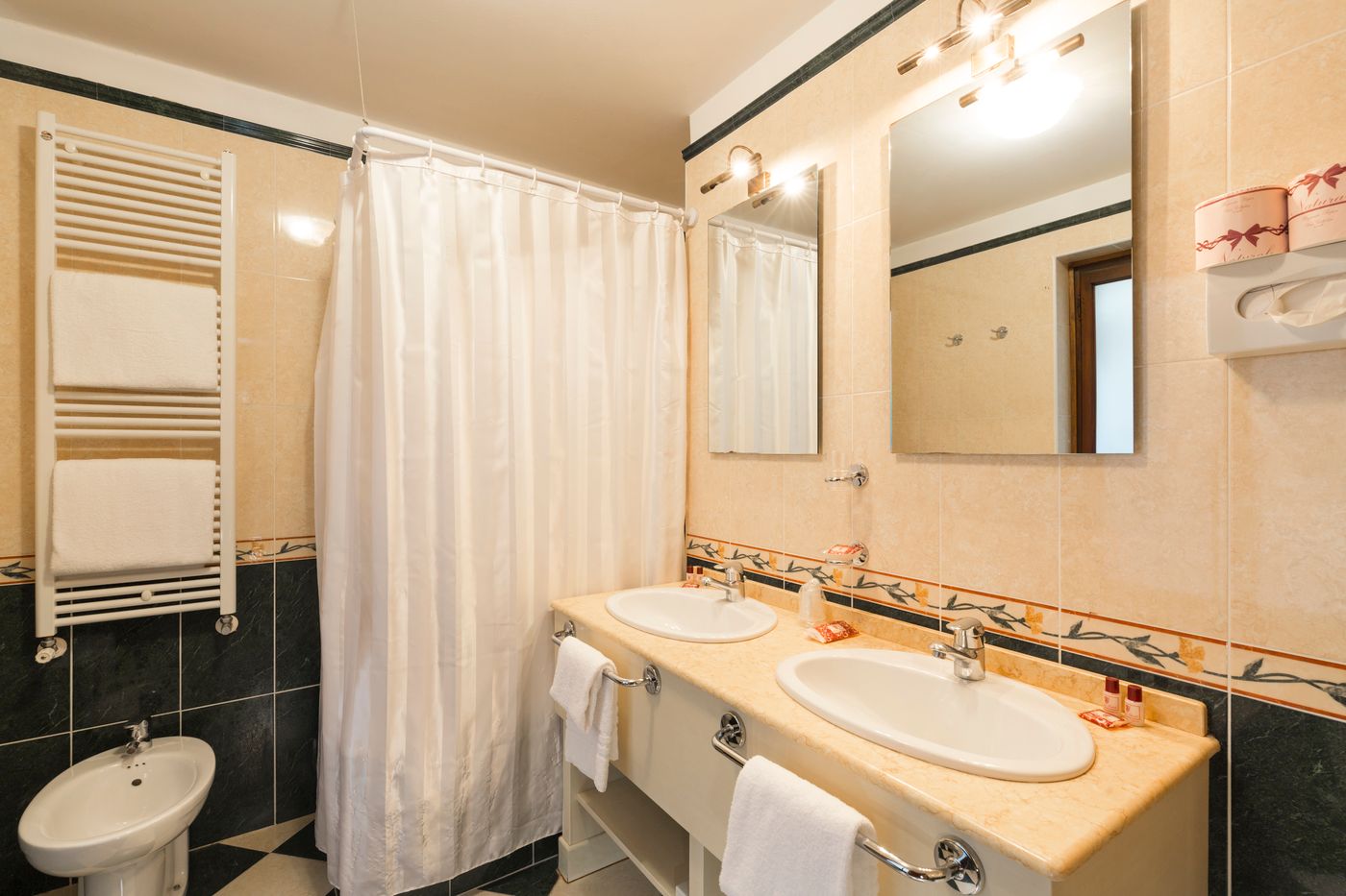 Palazzo-Guardi-Room-38