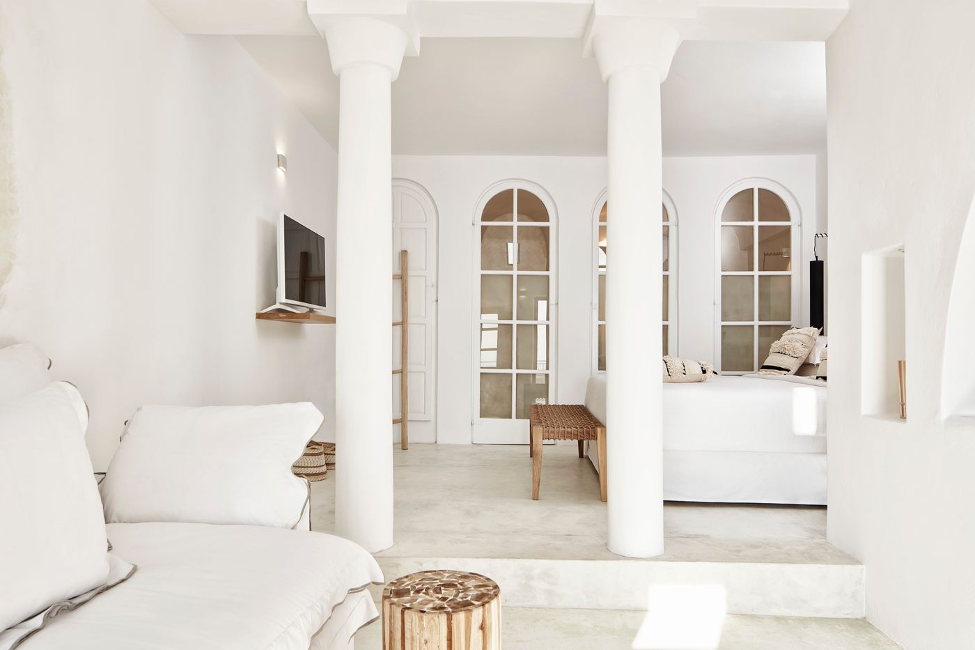 Heaven-s-Edge-Room-24