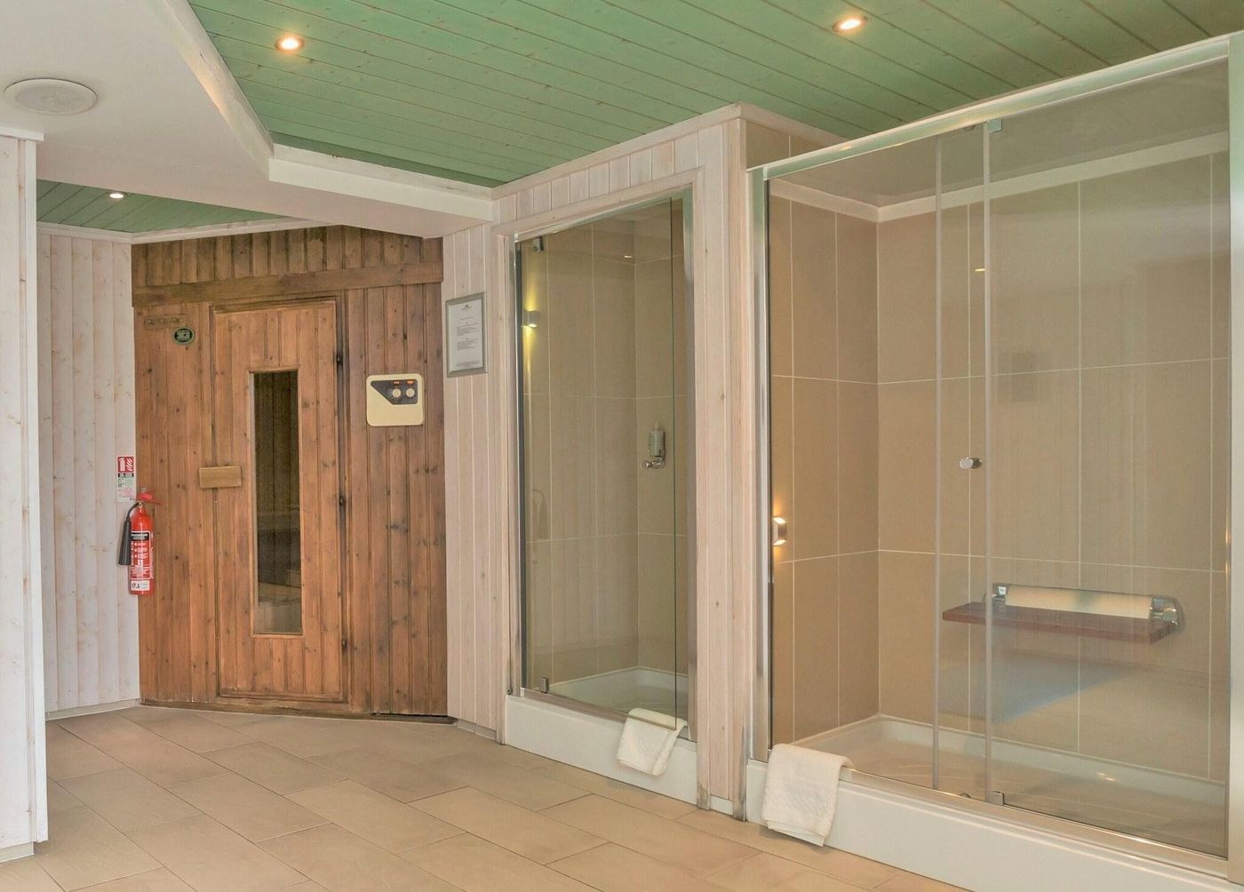 Cobo-Bay-Hotel-Sports-and-Entertainment-36