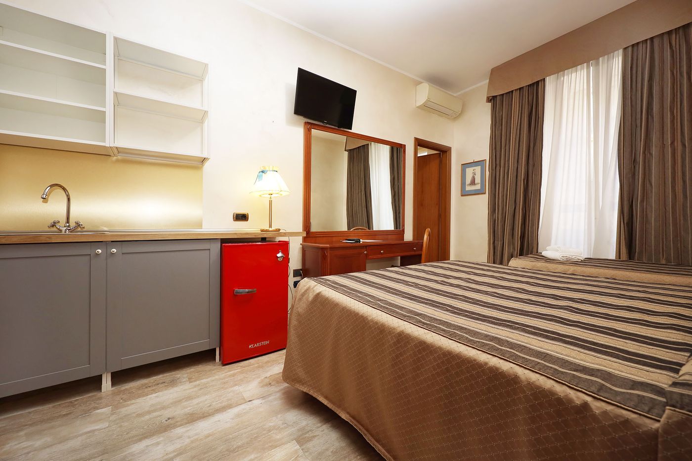 Rimini-Hotel-Room-15