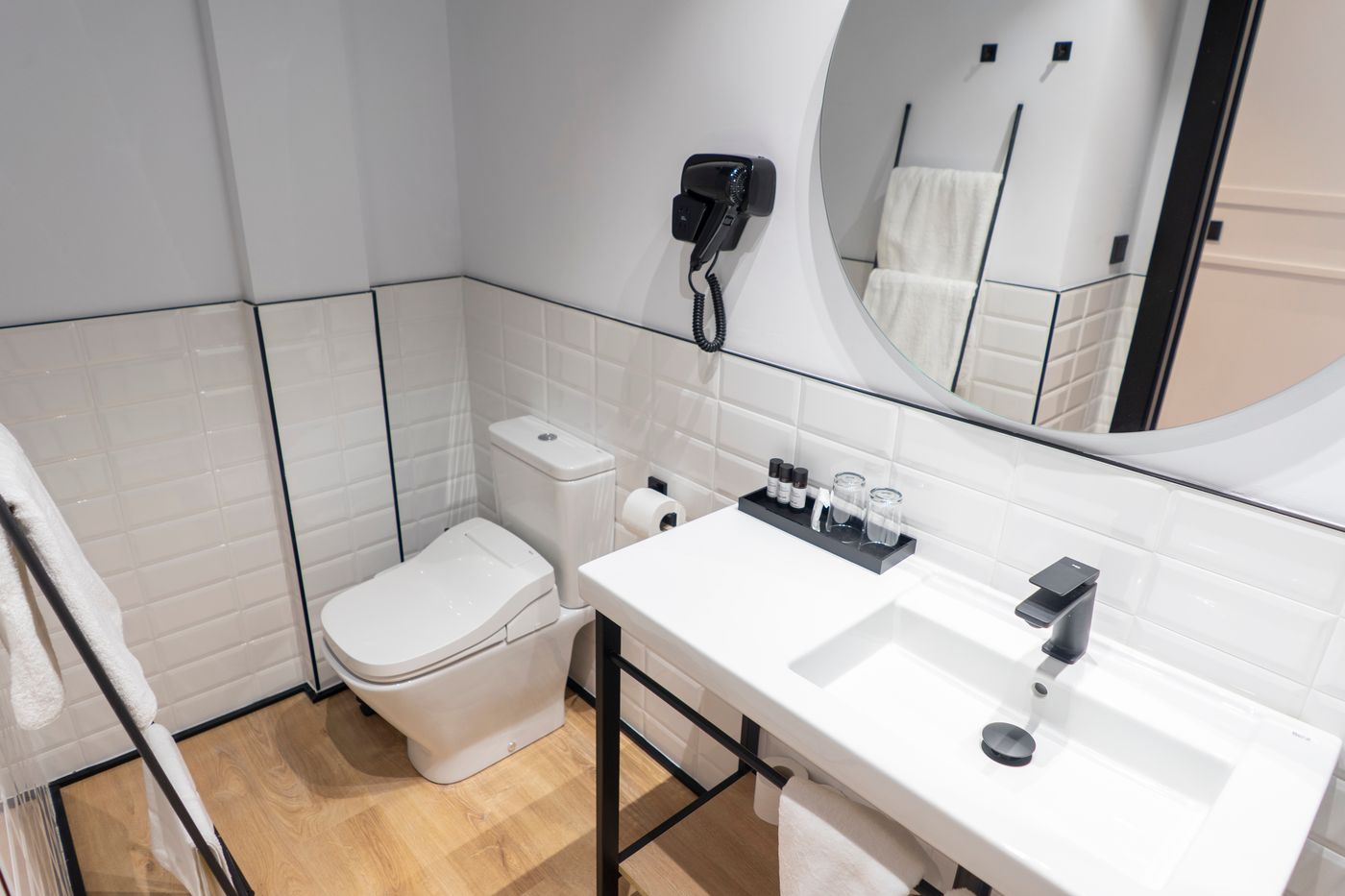 Puerta de las Granadas-Spain-GRANADA-Room-5