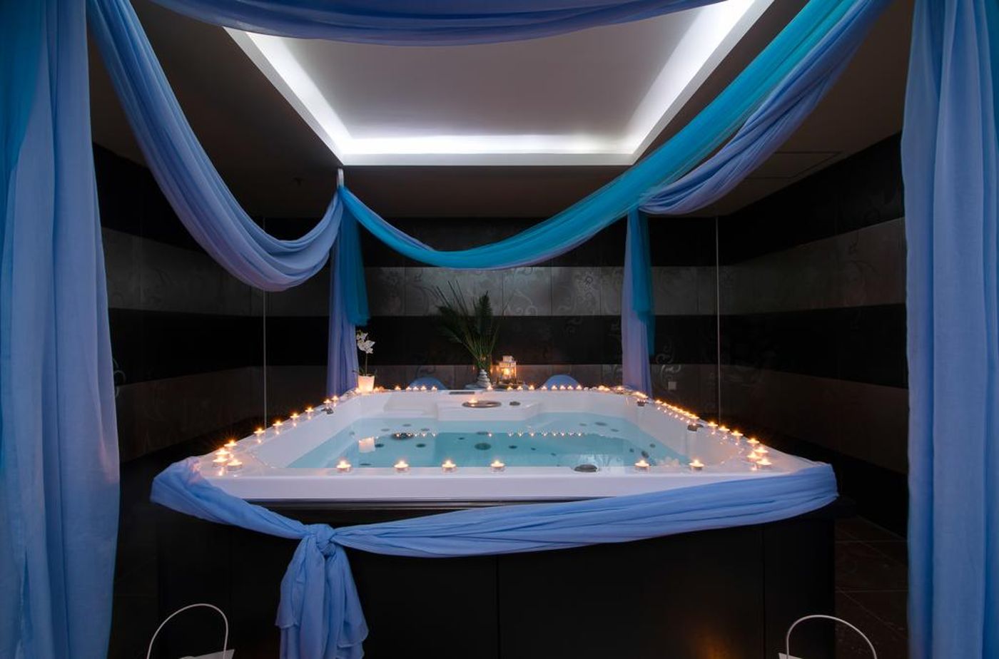 Aeolis Thassos Palace