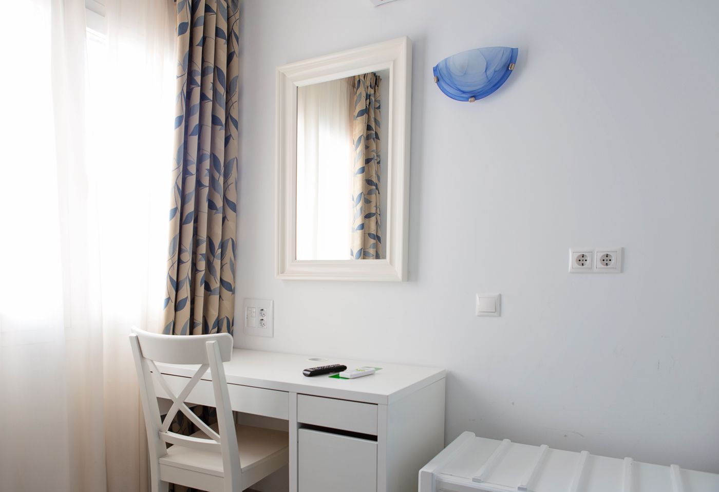 Malaga-Hotel-Eliseos-Room-19