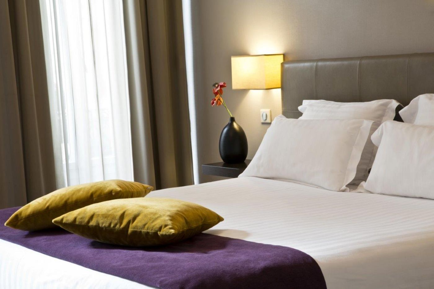 Opera-Frochot-Room-4