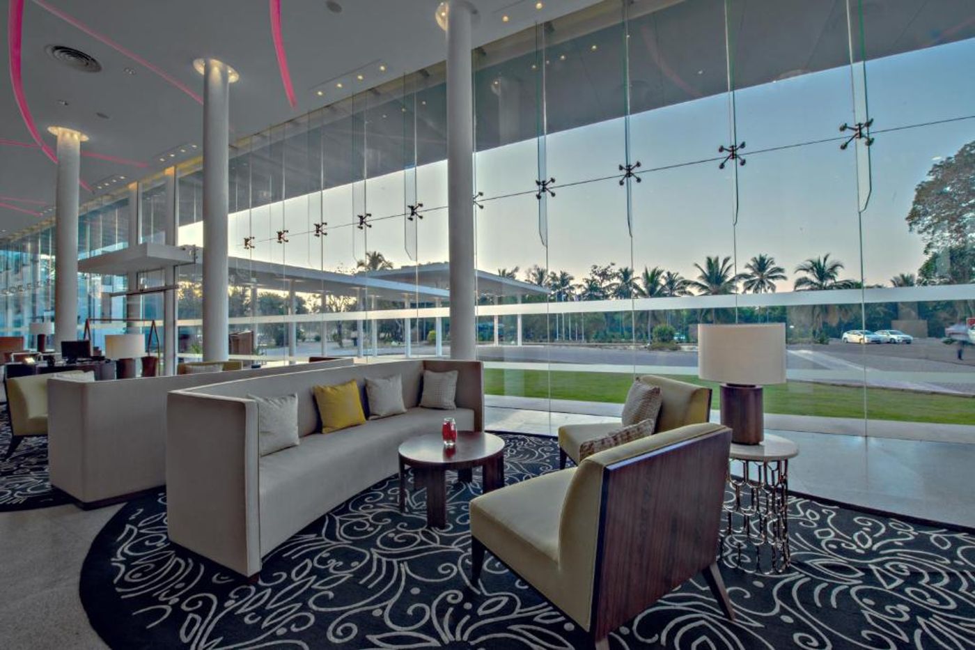 Vivanta-Colombo-Airport-Garden-Bar-40