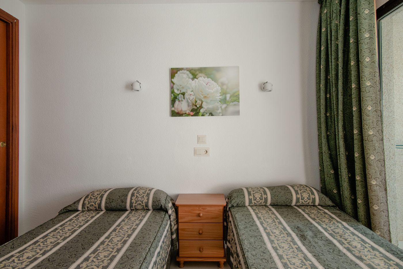 Luxmar-Apartments-Room-23