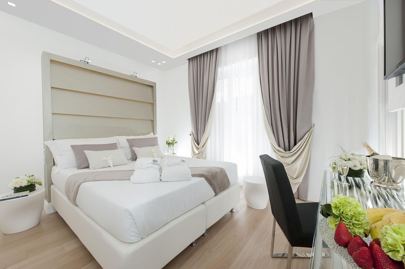 Vatican-Style-Room-13