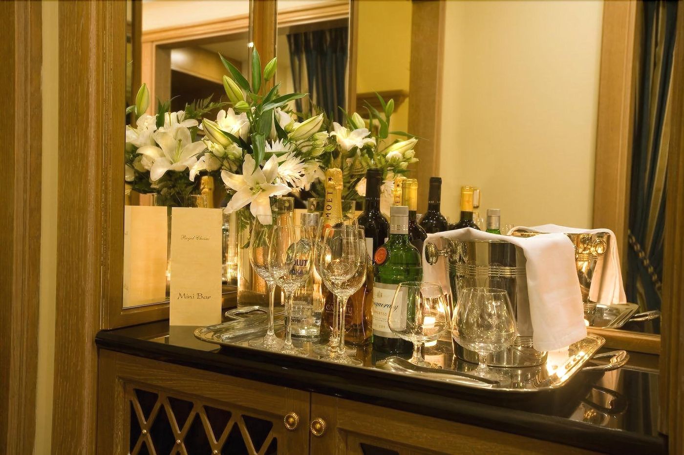 Royal-Olympic-Hotel-Room-12