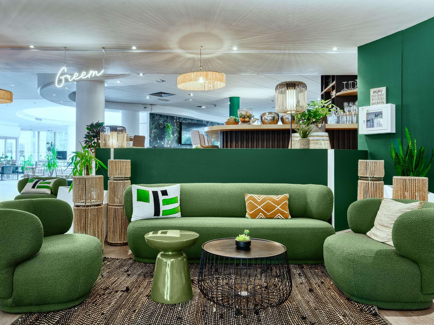 Novotel-Paris-Sud-Porte-de-Charenton-Sports-and-Entertainment-1