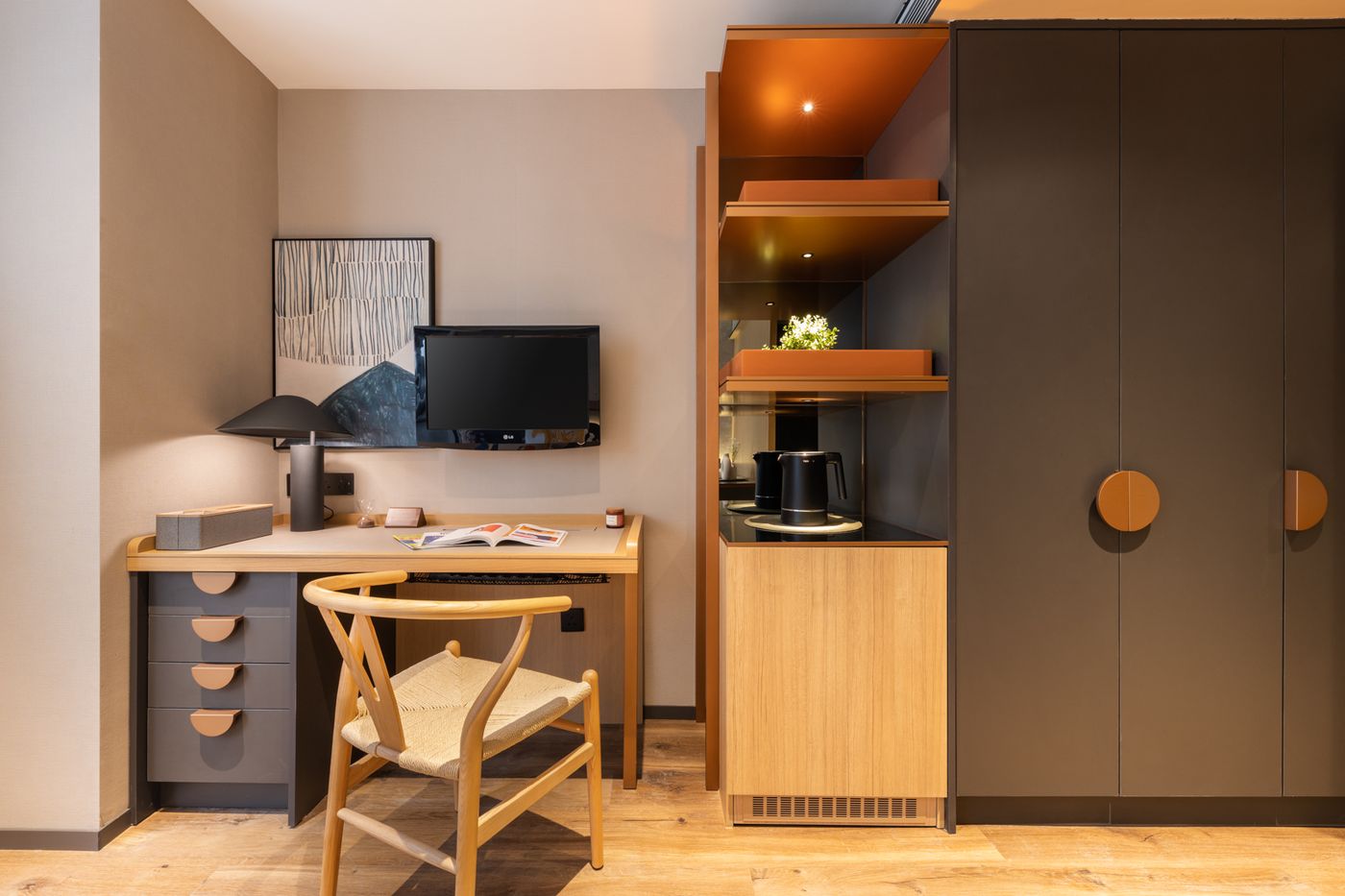 Dash-Living-On-Prat-Room-4