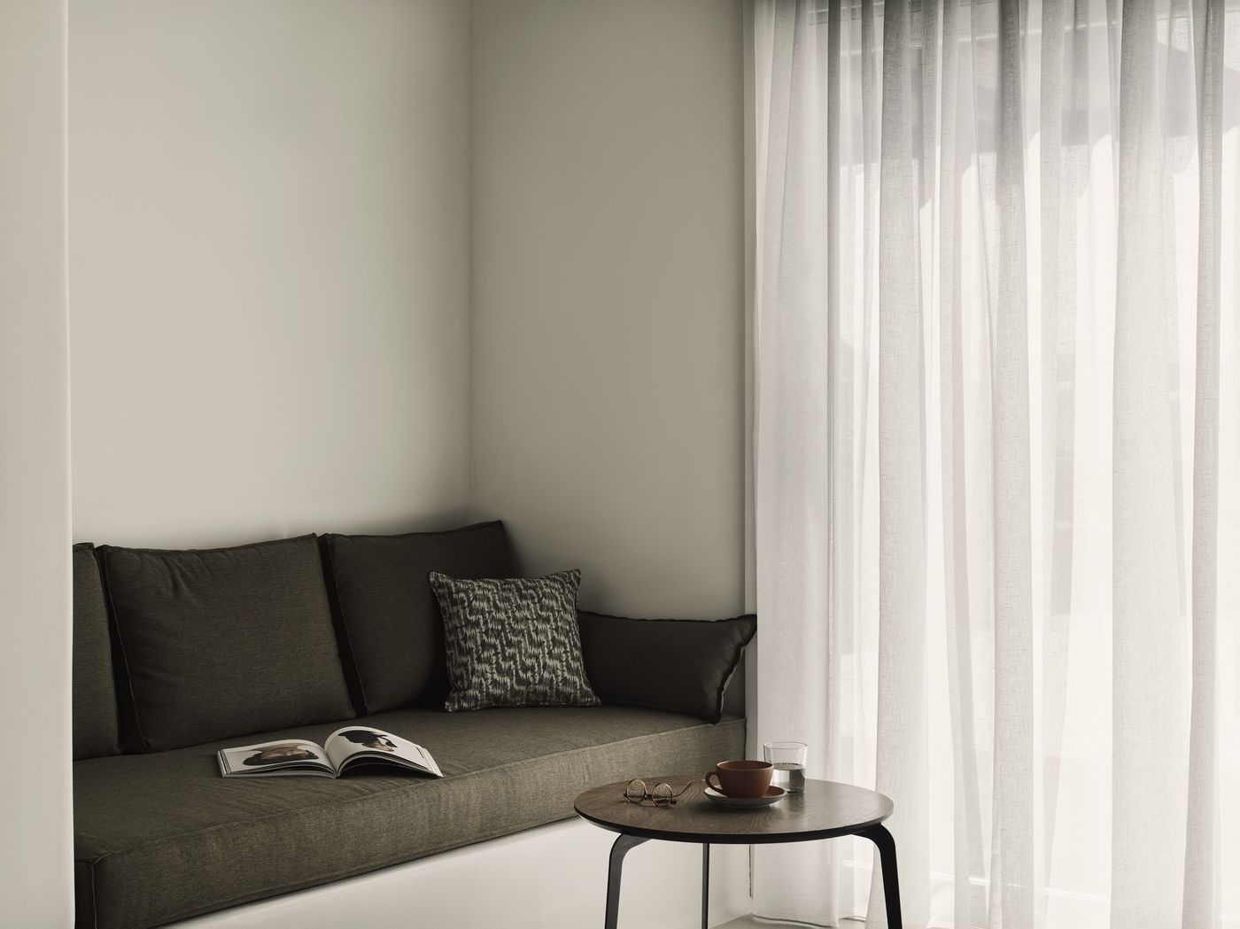 Ezio-Bo-Luxury-Living-Room-46