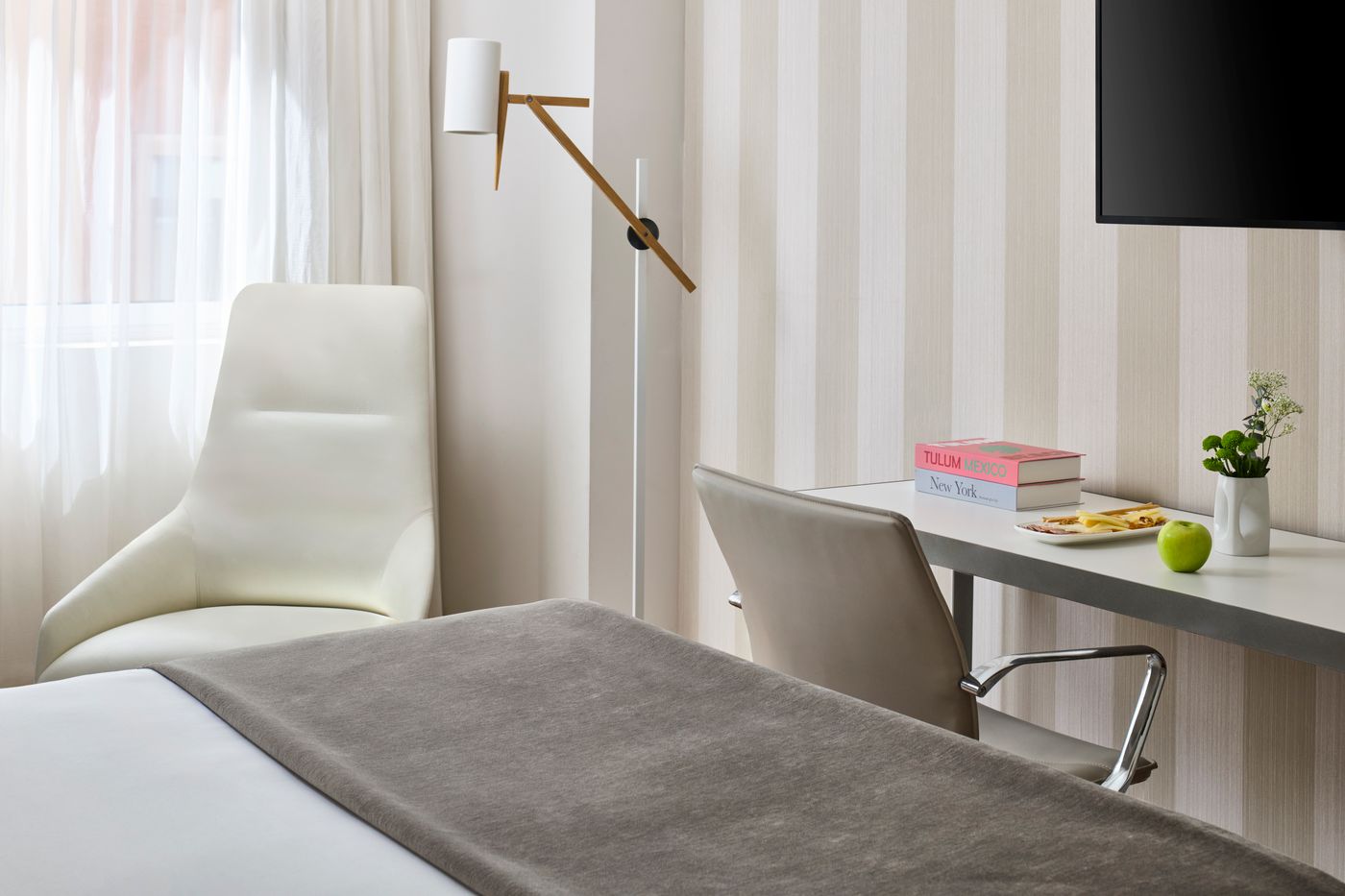 NH-Collection-Madrid-Colon-Room-48