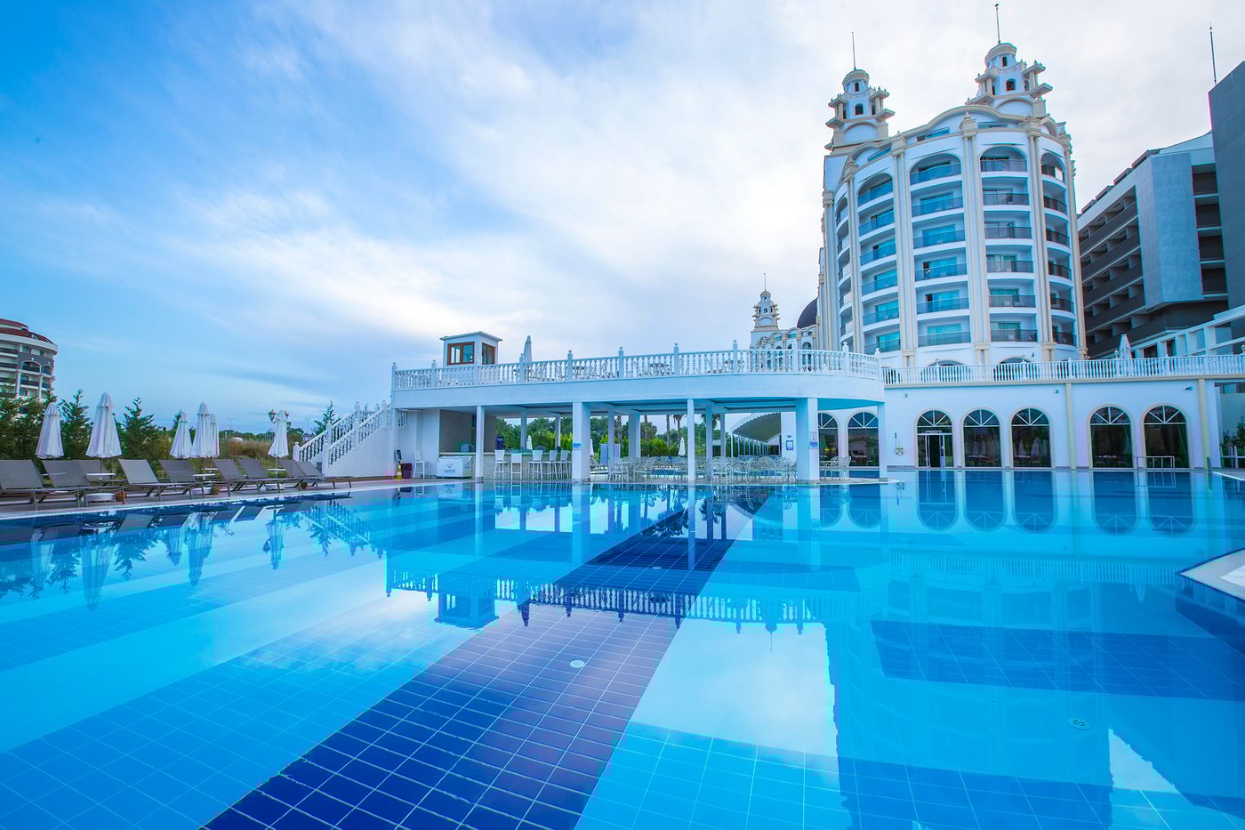 Jadore-Deluxe-Hotel---Spa-Pool-4