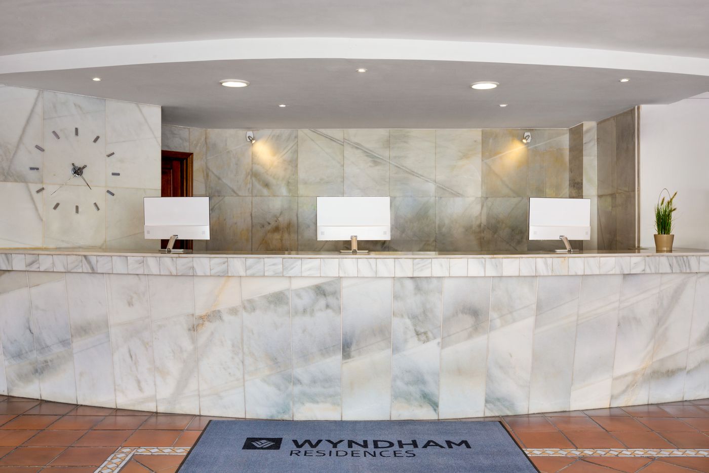 Wyndham-Residences-Golf-Del-Sur-Lobby-68