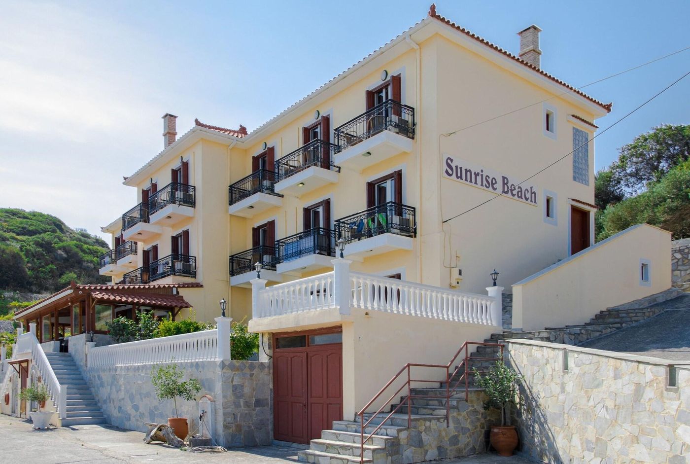 Sunrise-Beach-General-view-2