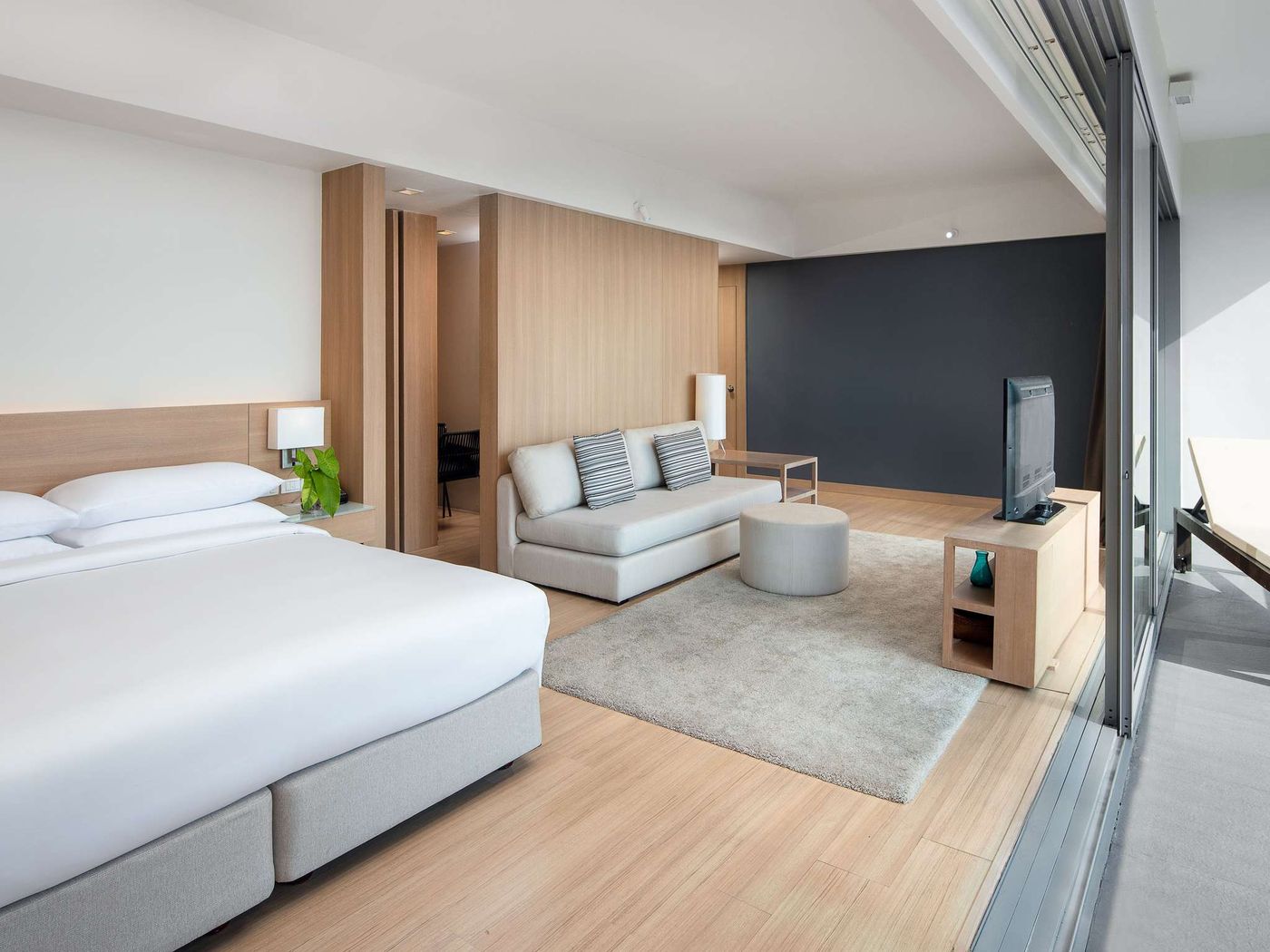 Andaman-Beach-Hotel-Phuket-Handwritten-Collection-Room-26