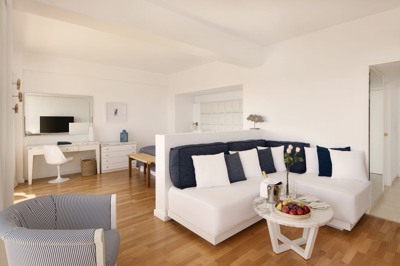 Grecian-Sands-Hotel-Room-26