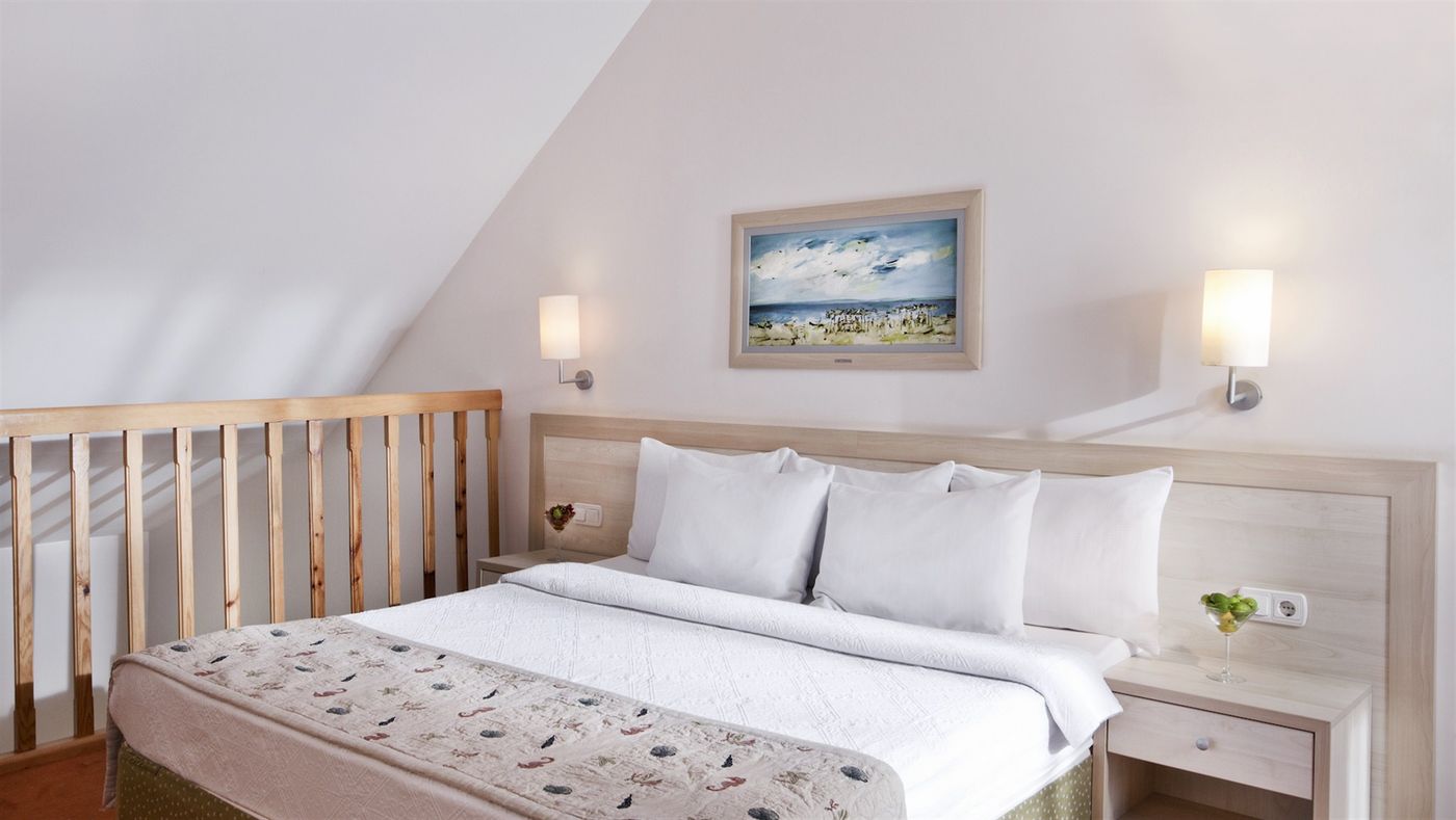 Starlight-Resort-Hotel-Room-49