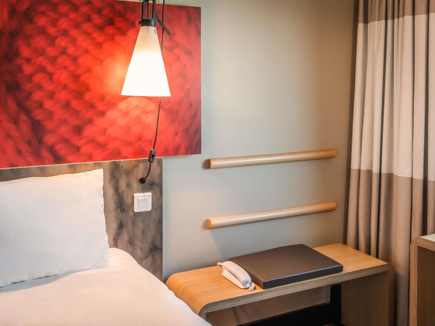 ibis-Amsterdam-City-West-Room-30