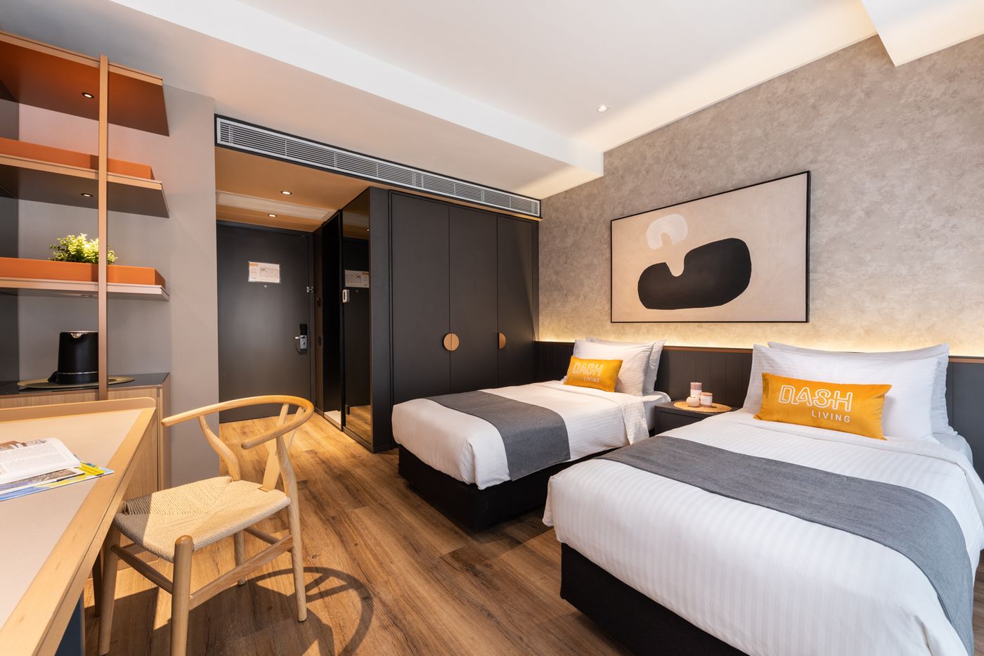 Dash-Living-On-Prat-Room-6