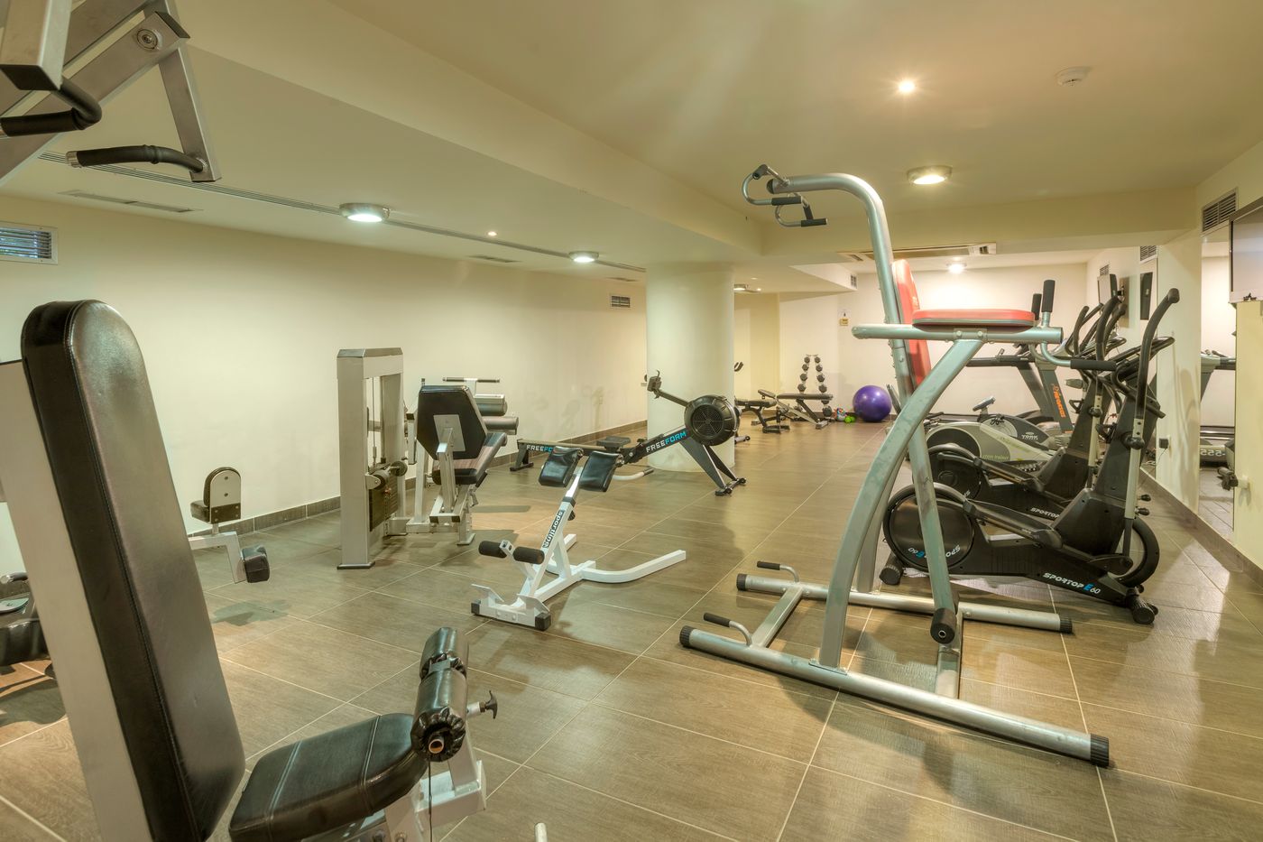 The-Island-Hotel---Adults-Only-Sports-and-Entertainment-54