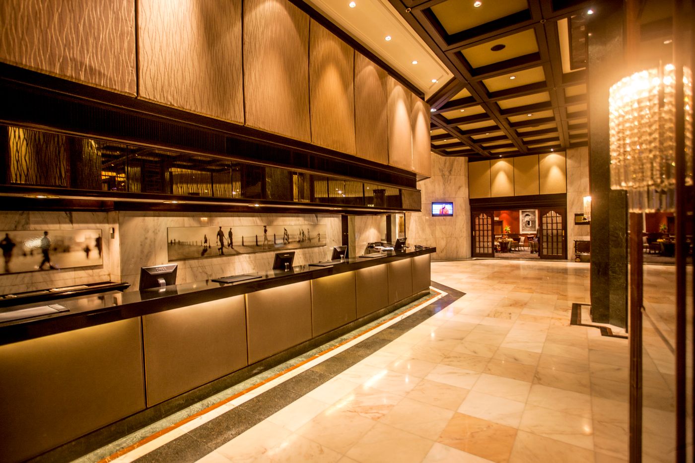 Southern-Sun-Cape-Sun-Lobby-15