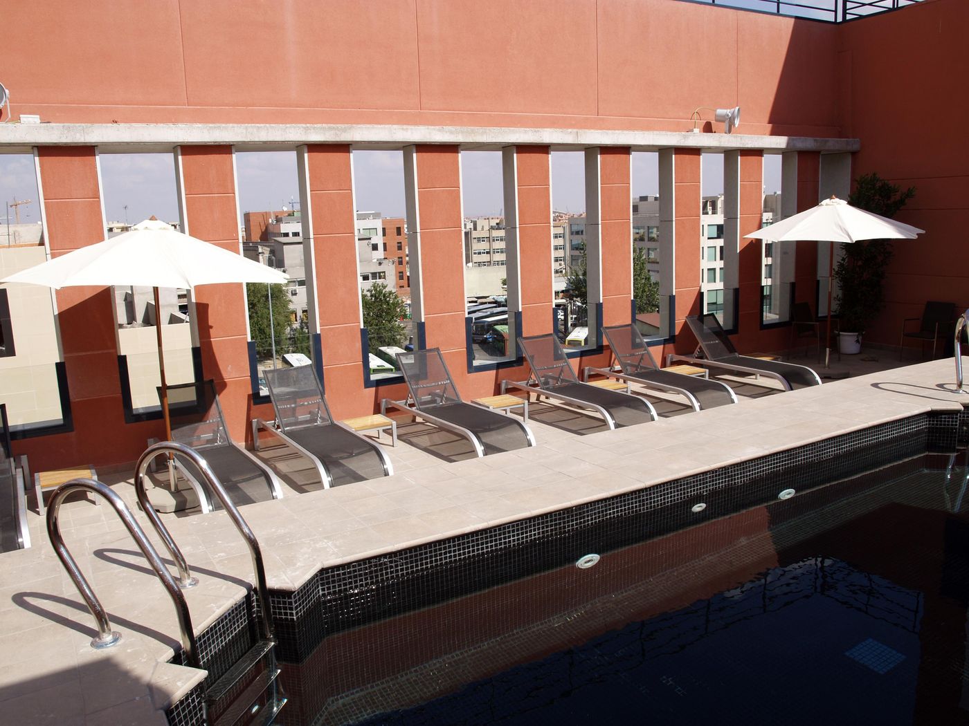 Eco-Alcala-Suites-Pool-2