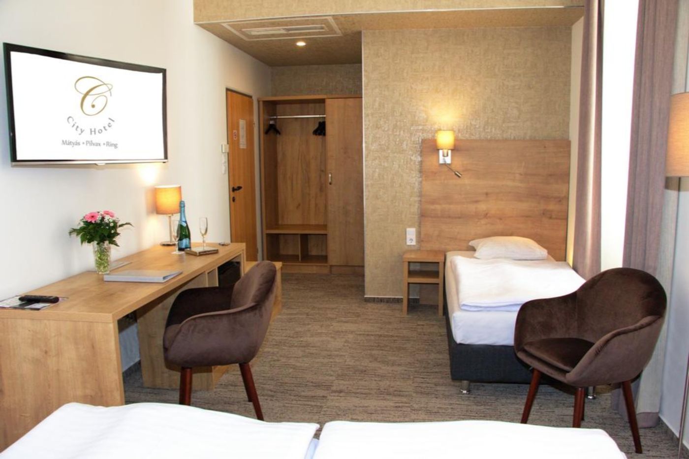 City-Hotel-Ring-Room-13