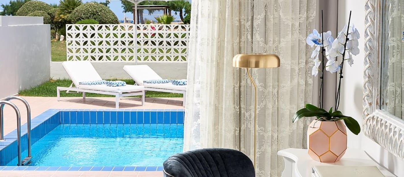 Mythos-Palace-Room-16