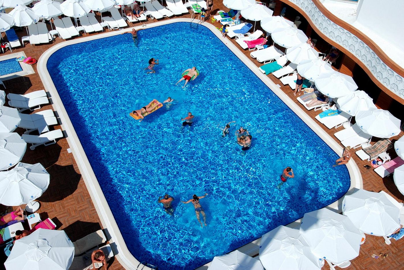 Grand-Zaman-Beach-Hotel-Pool-3