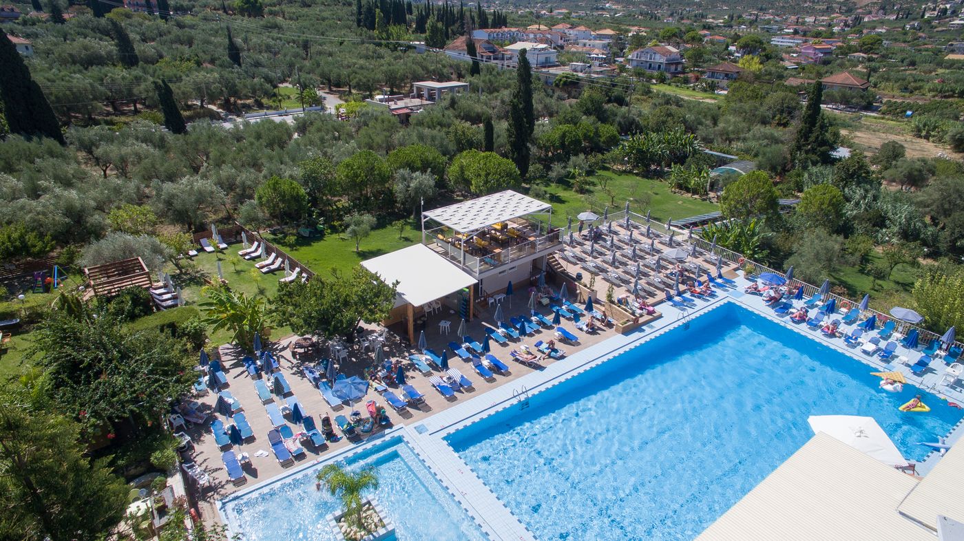 Koukounaria Hotel & Suites